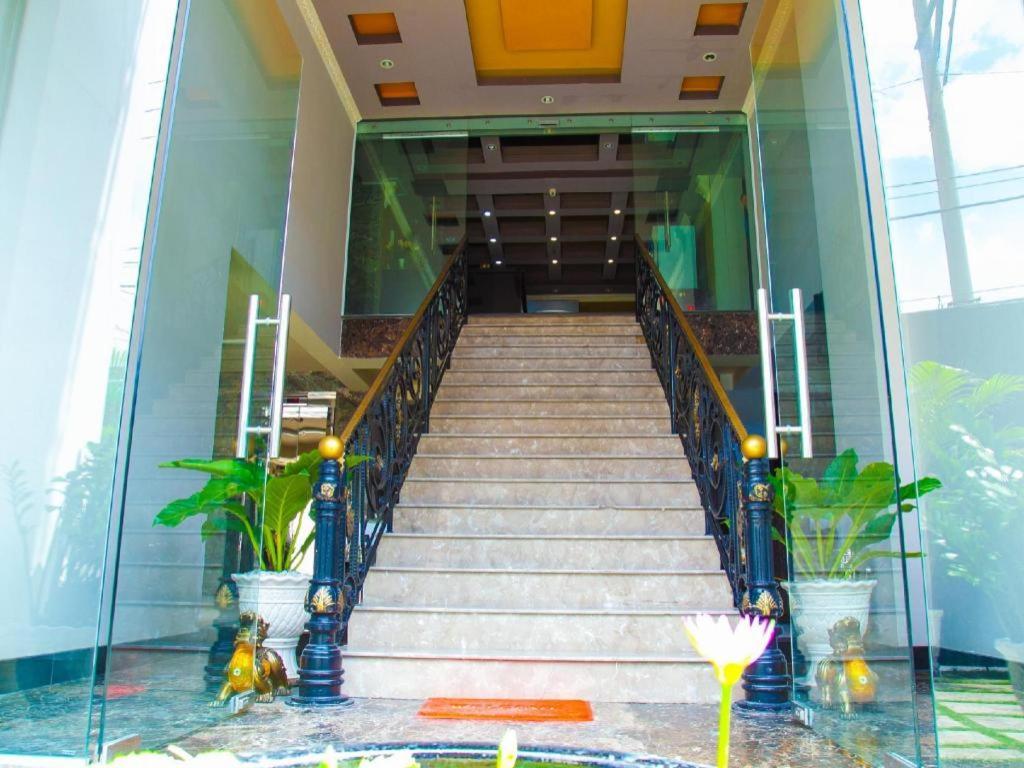 Eden Roc Hotel Хошимин Экстерьер фото