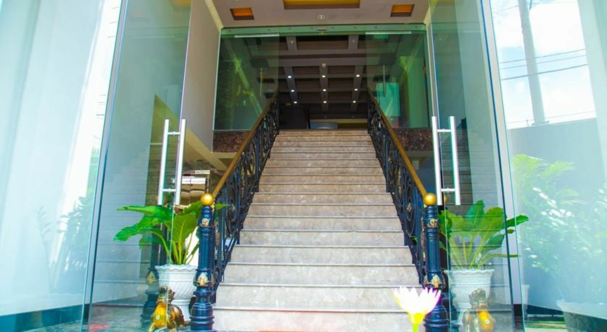 Eden Roc Hotel Хошимин Экстерьер фото